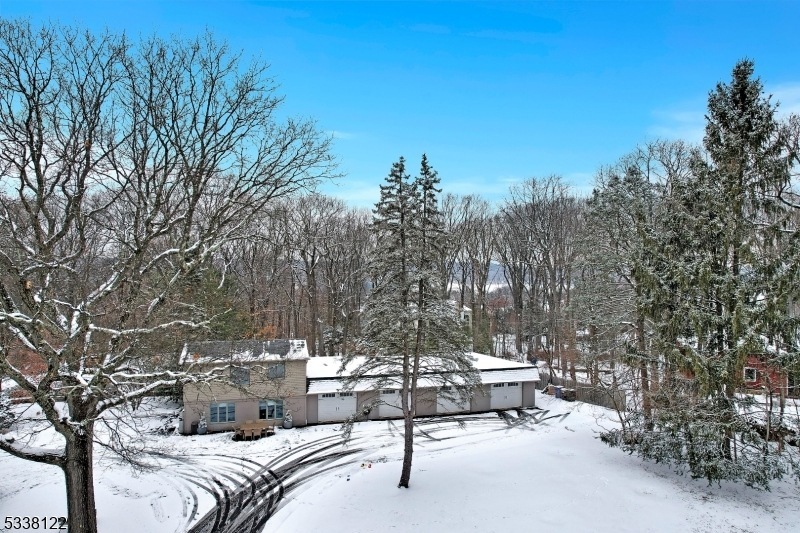 33 Rock Rd E in Dunellen, NJ - Building Photo