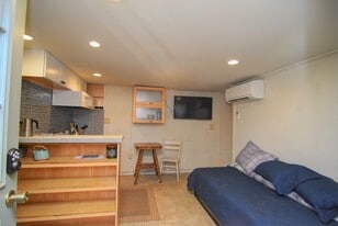 308 13th St NE, Unit Basement apartment