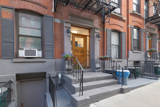 212 E 88th St in New York, NY - Building Photo - Building Photo