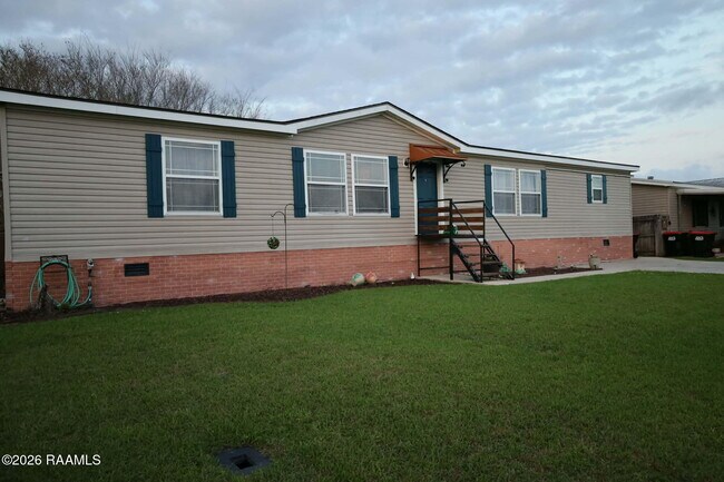 206 Windcreek Ln in Youngsville, LA - Building Photo - Building Photo