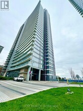 121-1121 McMahon Dr in Toronto, ON - Building Photo - Building Photo