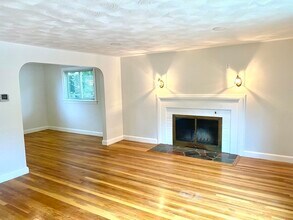 640 Lagrange St in Boston, MA - Building Photo - Building Photo