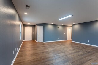 2401 Bell Manor Dr SW in Huntsville, AL - Building Photo - Building Photo