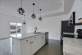 3311 Stoneway Ct in Champaign, IL - Building Photo - Building Photo