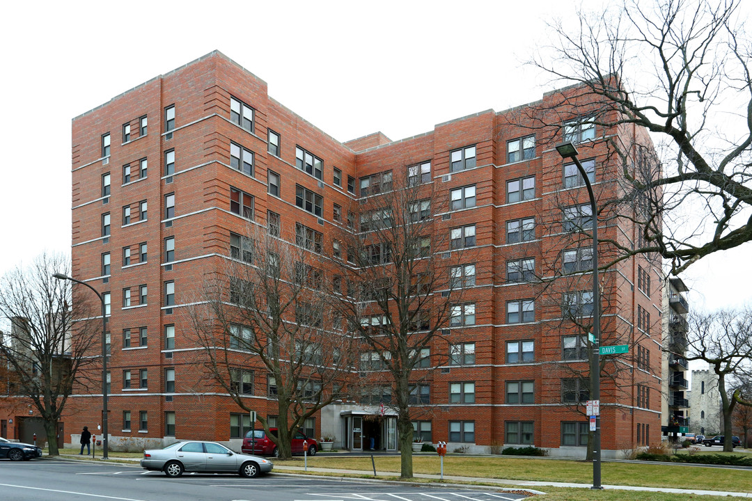 Ridge Davis Cooperative Apartments in Evanston, IL - Building Photo