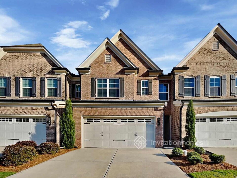 836 Sweet Rosalie Ct in Loganville, GA - Foto de edificio