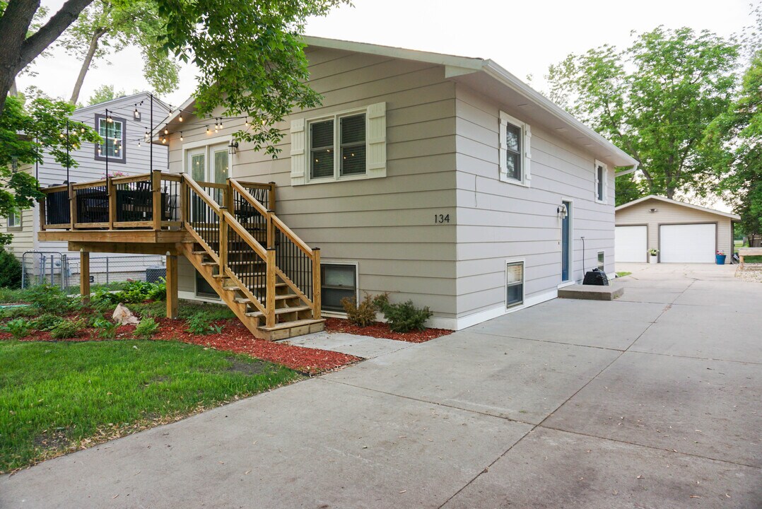 134 W Lotta St in Sioux Falls, SD - Building Photo