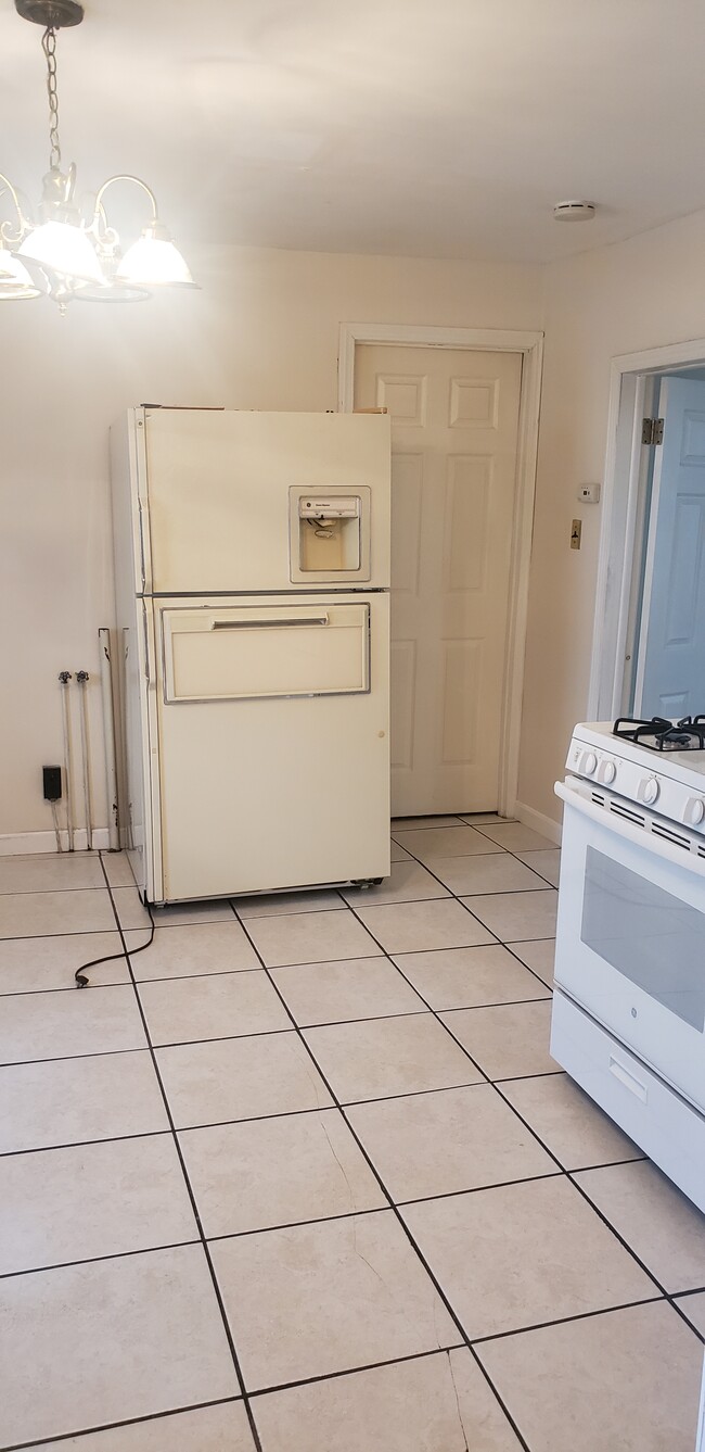 11 Cady St, Unit 1R in Lowell, MA - Building Photo - Building Photo