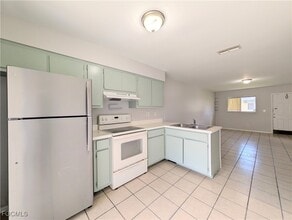 427 NE Pine Island Ln in Cape Coral, FL - Building Photo - Building Photo