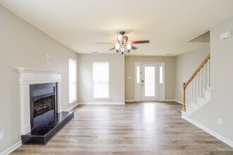 12125 Winghurst Dr in Pineville, NC - Building Photo - Building Photo