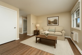 Carriage Place Apartments in Huntington, IN - Foto de edificio - Building Photo