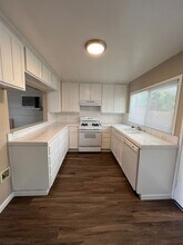 3012-3014 Miramar Rd in Sacramento, CA - Foto de edificio - Building Photo