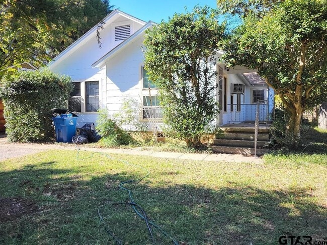 property at 711 Wood St