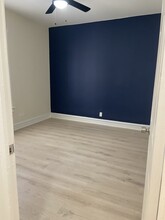 2210 E 70th St in Chicago, IL - Building Photo - Building Photo