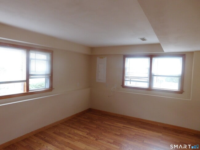 6 Daybreak Ln in Shelton, CT - Building Photo - Building Photo