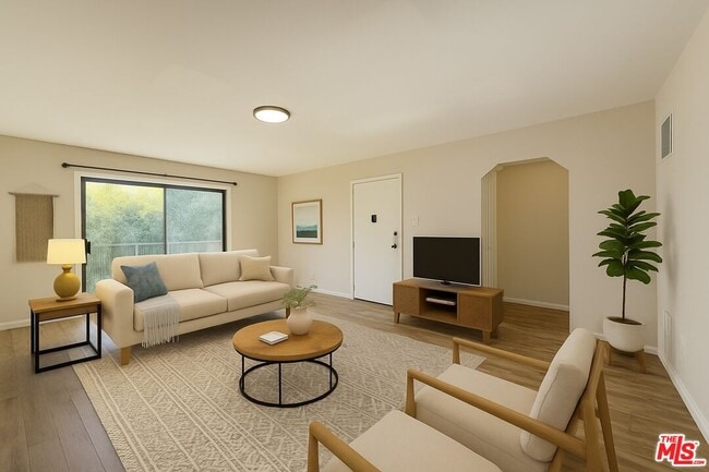 property at 925 S Holt Ave