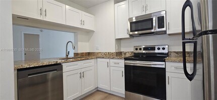 11323 Royal Palm Blvd in Coral Springs, FL - Building Photo - Building Photo