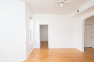 3625 W Wrightwood Ave, Unit A05C in Chicago, IL - Foto de edificio - Building Photo