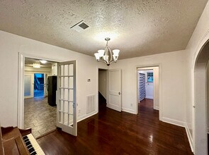 212 W Hunnicutt Ave in Baytown, TX - Building Photo - Building Photo