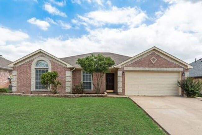 property at 2315 Charleston Dr