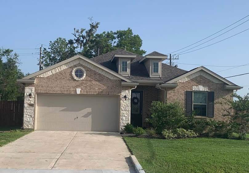 519 Moore St in Lake Jackson, TX - Foto de edificio