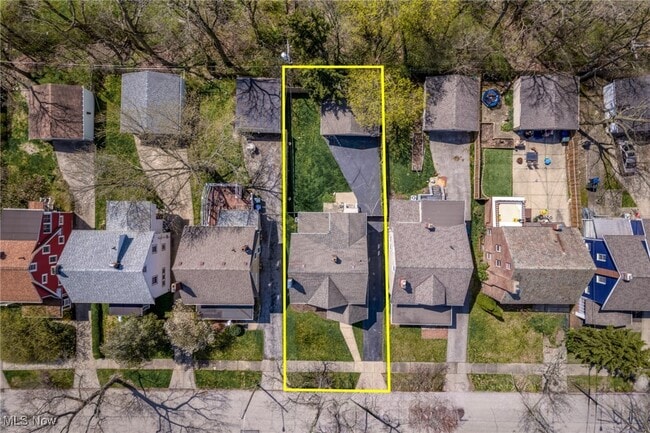 property at 3478 Northcliffe Rd