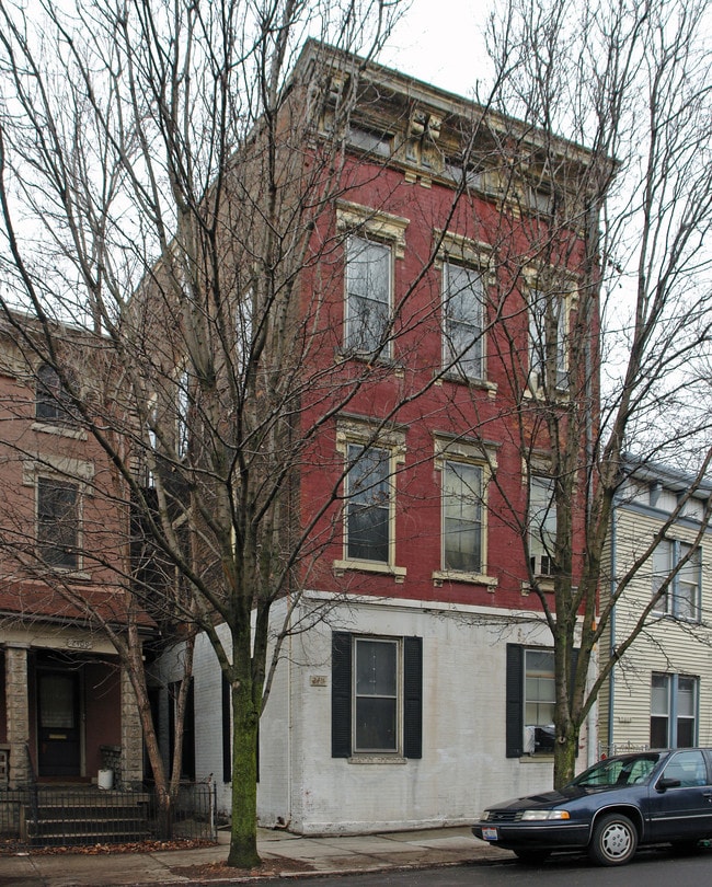 2411 W McMicken Ave in Cincinnati, OH - Building Photo - Building Photo