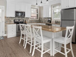 20-24 Perry St in Newport, RI - Building Photo - Building Photo