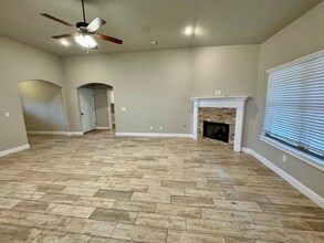 386 E Hayes St in Pea Ridge, AR - Foto de edificio - Building Photo