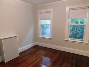 100 Lexington St, Unit 1 in Watertown, MA - Building Photo - Building Photo