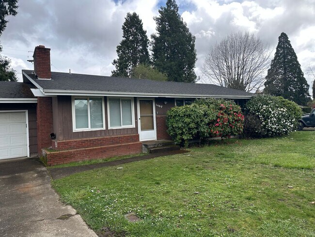 1457 Lake Dr in Eugene, OR - Building Photo - Building Photo