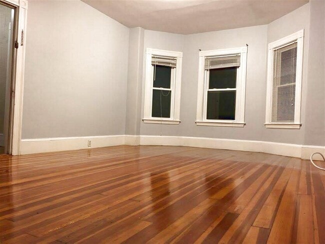 42 Glenwood Rd, Unit 3