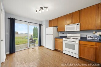 2410 Mayfield Dr in Montgomery, IL - Building Photo - Building Photo