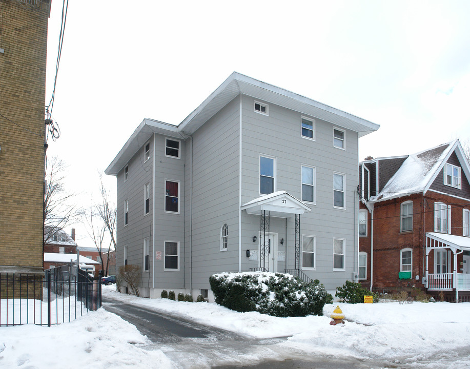 27 Allen Pl in Hartford, CT - Building Photo