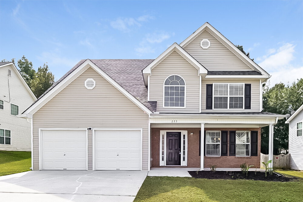 223 Millstone Dr in Hampton, GA - Building Photo