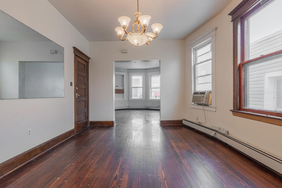 70 Neptune Ave in Jersey City, NJ - Building Photo