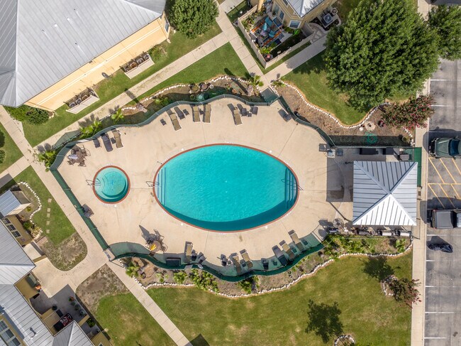 Northwood Phase II in New Braunfels, TX - Foto de edificio - Building Photo