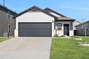 129 Bracken Fern Ln in Georgetown, TX - Building Photo