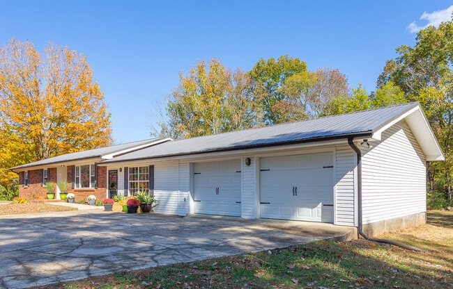 9225 Amos Rd in Ooltewah, TN - Building Photo - Building Photo