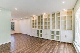 7105 Meadowood Dr in Austin, TX - Building Photo - Building Photo