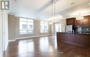 9245 Jane St in Vaughan, ON - Building Photo - Building Photo