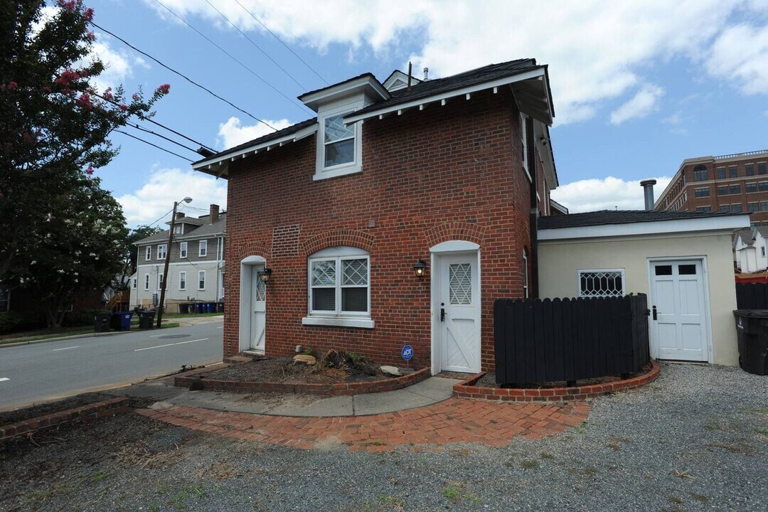 119 S Marshall St in Winston-Salem, NC - Building Photo