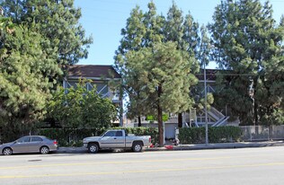 Carriage House in Canoga Park, CA - Building Photo