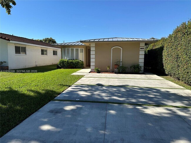 120 Pocatella St in Miami Springs, FL - Building Photo - Building Photo