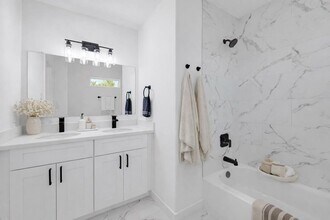 8021 Birmingham St in Houston, TX - Building Photo - Building Photo