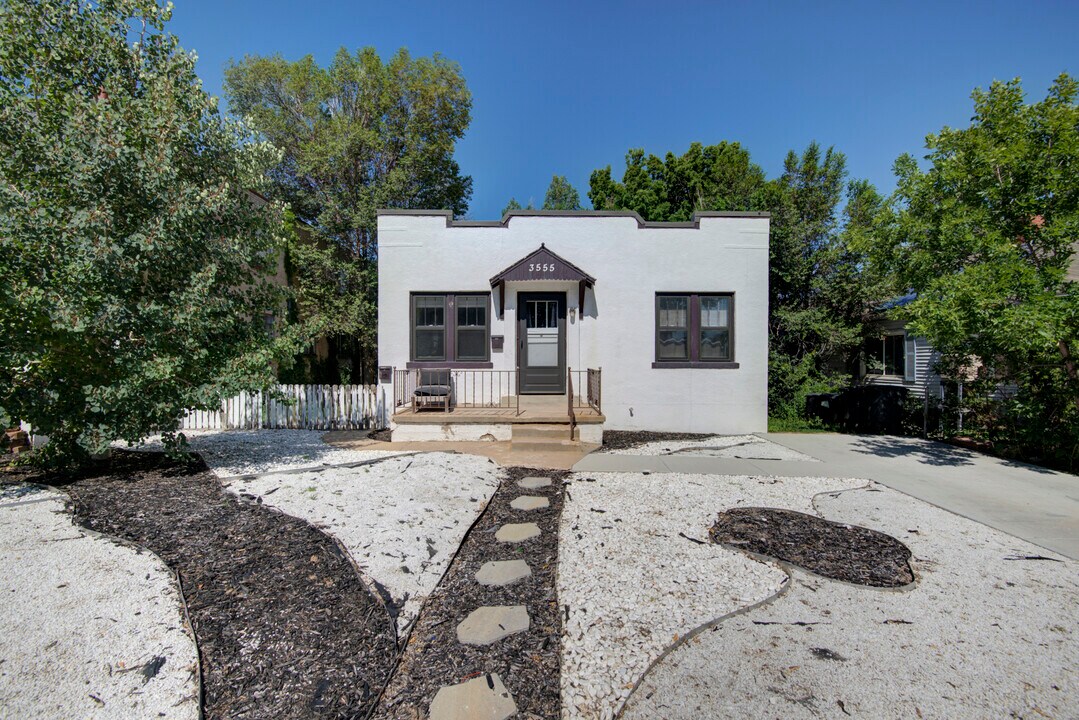 3555 S Bannock St, Unit 2 in Englewood, CO - Building Photo