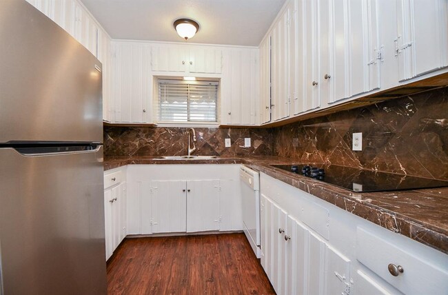 property at 4725 1/2 Merwin St