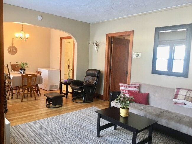 908 E 4th St in Duluth, MN - Building Photo - Building Photo