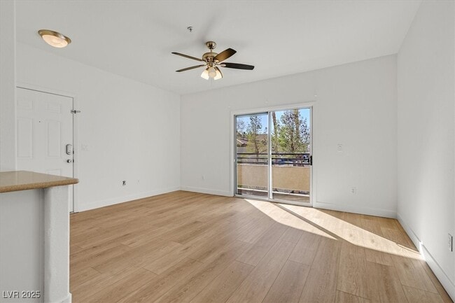 2291 W Horizon Ridge Pkwy in Henderson, NV - Building Photo - Building Photo