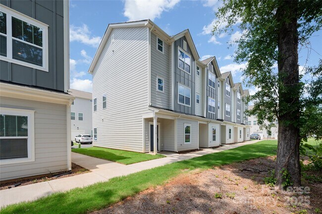 4118 Salient St in Charlotte, NC - Building Photo - Building Photo